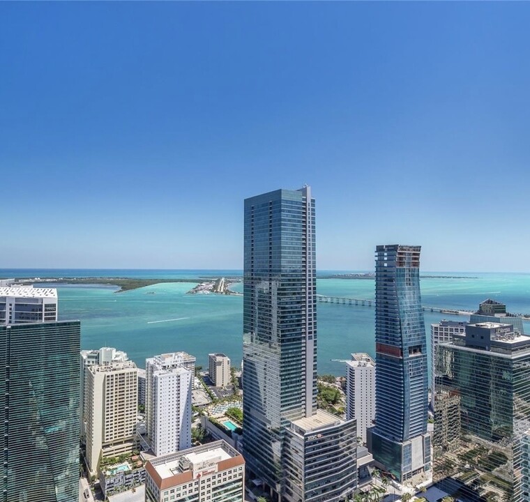 1300 S Miami Ave, Unit 3802 in Miami, FL - Building Photo