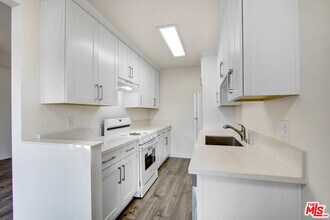 1740 Hauser Blvd in Los Angeles, CA - Building Photo - Building Photo