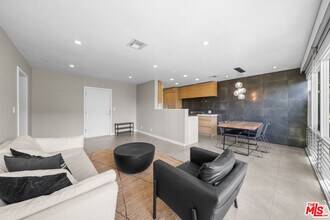 1145 Larrabee St in West Hollywood, CA - Building Photo - Building Photo