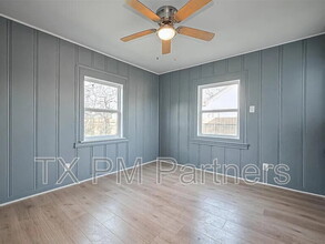 2401 Spence St in Houston, TX - Building Photo - Building Photo