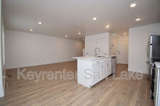 397 N Buoy Ln in Saratoga Springs, UT - Building Photo - Building Photo