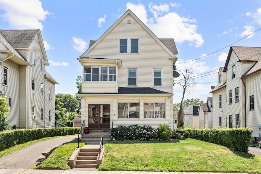 47 South St in Hartford, CT - Building Photo