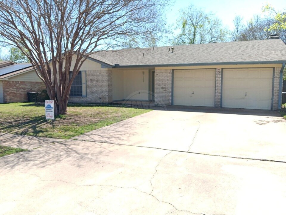 1206 Edgefield St in Killeen, TX - Building Photo
