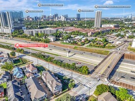 2406 Calumet St in Houston, TX - Building Photo