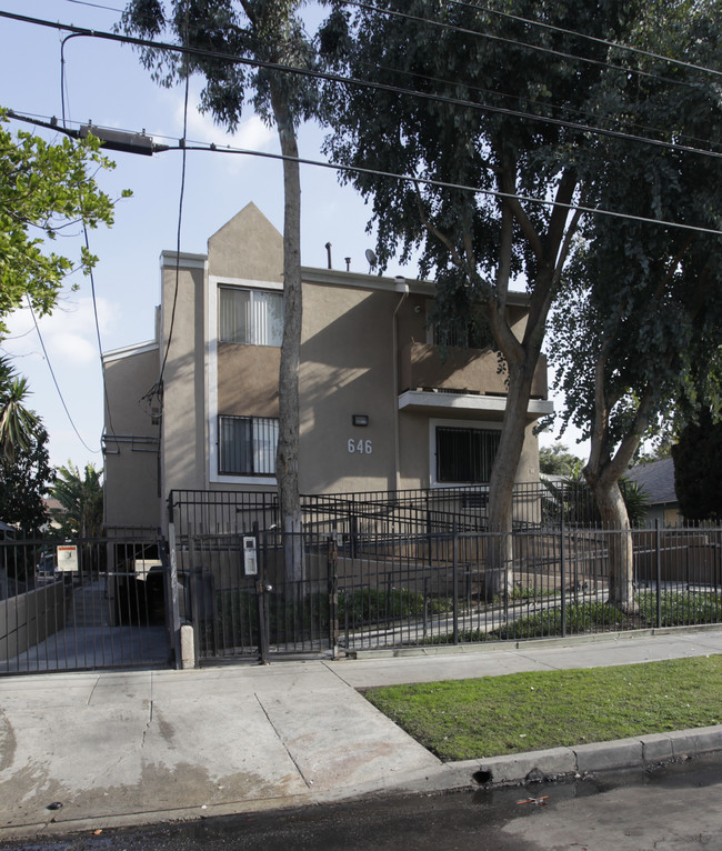 646 N Juanita Ave in Los Angeles, CA - Foto de edificio - Building Photo