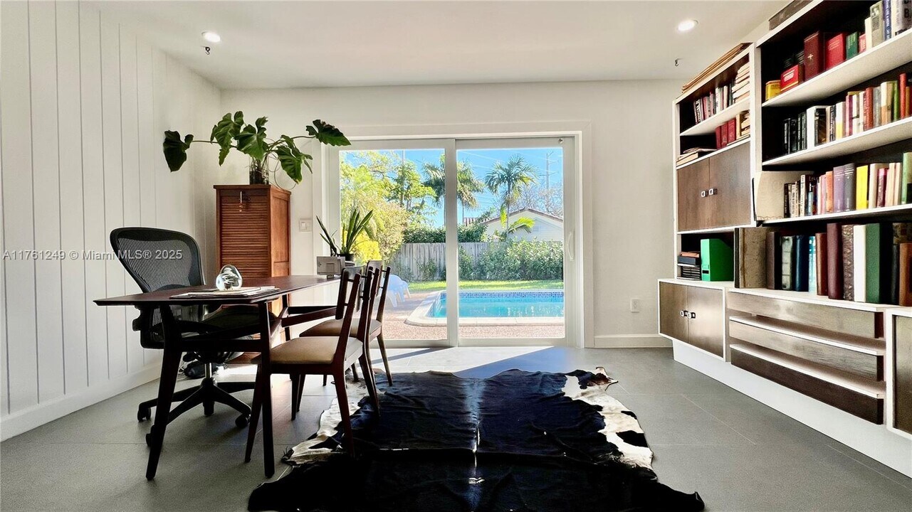 14605 SW 75th Ave in Palmetto Bay, FL - Building Photo