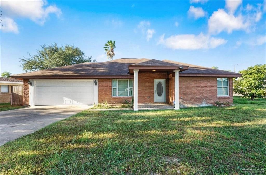 1102 Walnut Ave in McAllen, TX - Building Photo