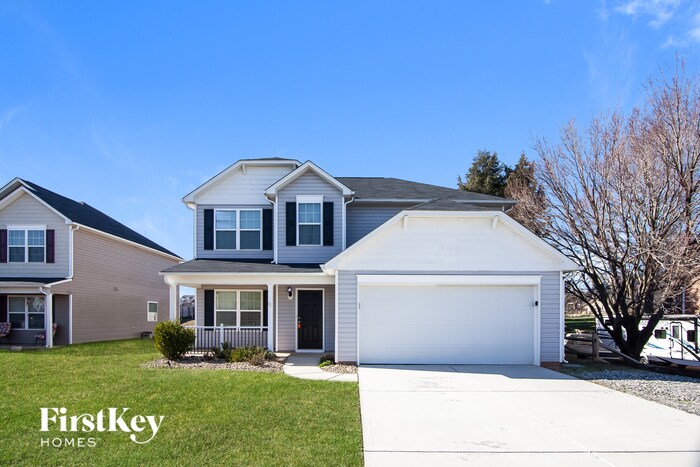 1544 Pecan Ln in Kernersville, NC - Building Photo