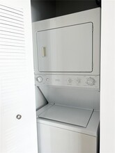 133 NE 2nd Ave, Unit 710 in Miami, FL - Building Photo - Building Photo