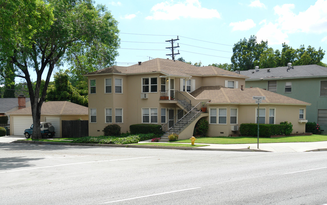 927 Pelanconi Ave in Glendale, CA - Foto de edificio