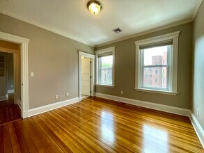 5 Strathmore Rd in Brookline, MA - Building Photo - Building Photo