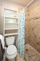 156 N Kalaheo Ave in Kailua, HI - Building Photo