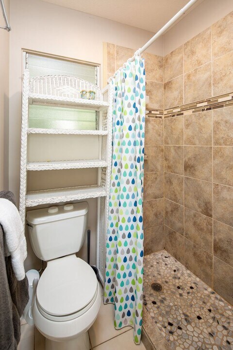 156 N Kalaheo Ave in Kailua, HI - Building Photo