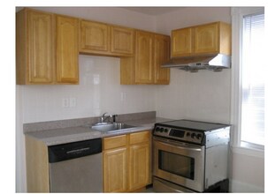 16 Copenger St, Unit 2 in Boston, MA - Foto de edificio - Building Photo