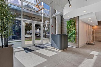 525 E Jackson St in Orlando, FL - Foto de edificio - Building Photo