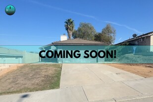 6070 Chester St in Riverside, CA - Building Photo
