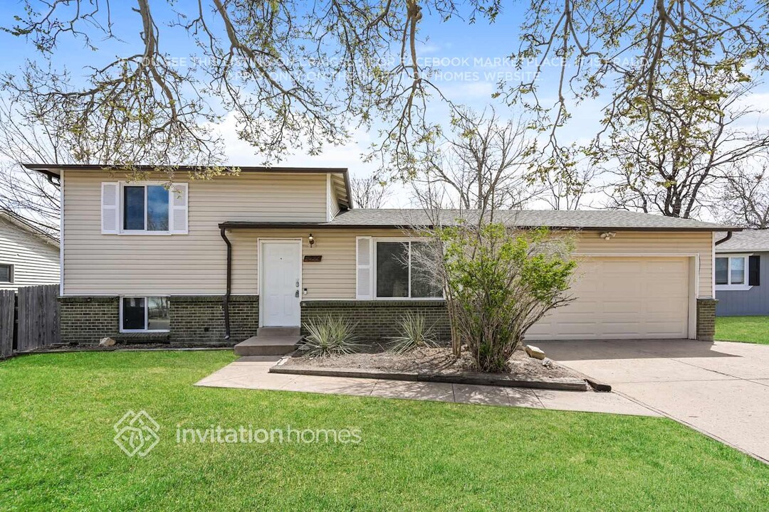 15884 E Amherst Pl in Aurora, CO - Building Photo