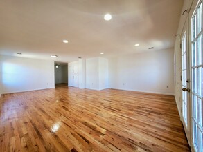 34 Pamrapo Ave, Unit 2 in Jersey City, NJ - Building Photo - Building Photo
