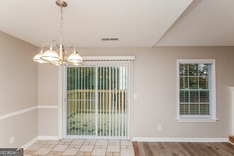 2528 Country Lake Cir in Powder Springs, GA - Building Photo - Building Photo