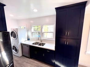 855 W 43rd Pl in Los Angeles, CA - Building Photo - Building Photo