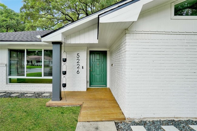 5226 Kinglet St in Houston, TX - Building Photo - Building Photo