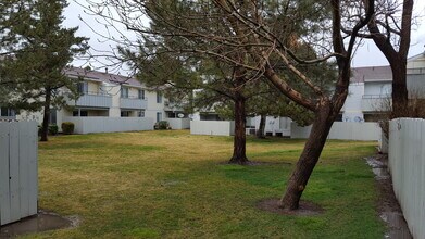 1527 Delucchi Ln in Reno, NV - Building Photo - Building Photo