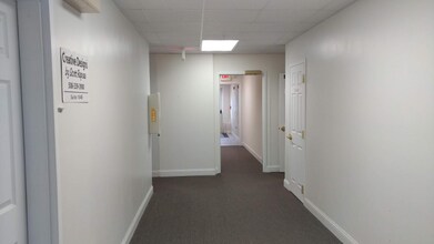 12 Pratt St in Mansfield, MA - Foto de edificio - Building Photo