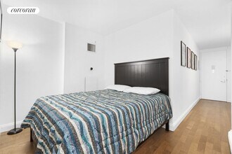 88 Greenwich St in New York, NY - Building Photo - Building Photo