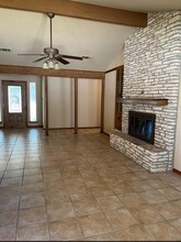 205 Shady Oak Dr in Georgetown, TX - Foto de edificio - Building Photo