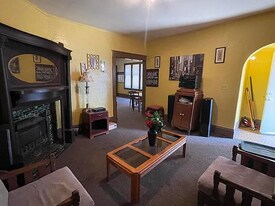 912 W Hadley St, Unit 1 in Milwaukee, WI - Building Photo