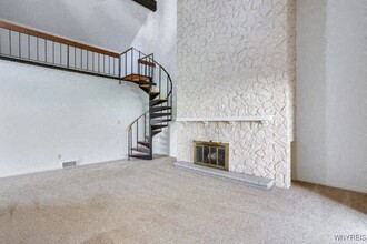 101 Old Meadow Dr in East Amherst, NY - Building Photo - Building Photo
