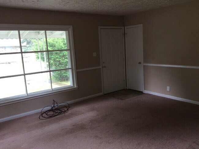 5902 E 32nd St in Indianapolis, IN - Building Photo - Building Photo