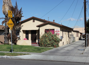 4833-4847 Live Oak St in Cudahy, CA - Building Photo - Building Photo