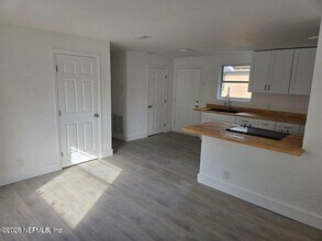 2097 Baldwin St in Jacksonville, FL - Building Photo - Building Photo
