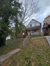 111 Redlyn St in Pittsburgh, PA - Foto de edificio - Building Photo