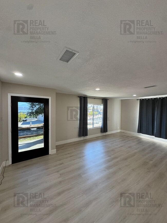15159 Darnell Dr in Lake Elsinore, CA - Building Photo - Building Photo