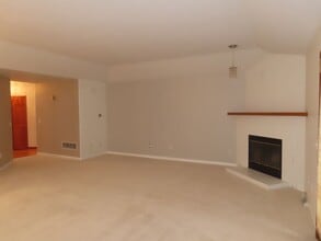 3191 Queens E St in Eugene, OR - Building Photo - Building Photo