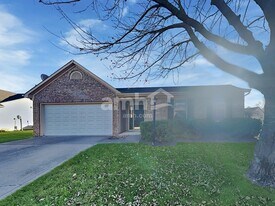 1903 E Maple Park Dr in Westfield, IN - Building Photo