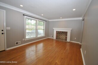 1910 Janlyn Rd in Louisville, KY - Building Photo - Building Photo