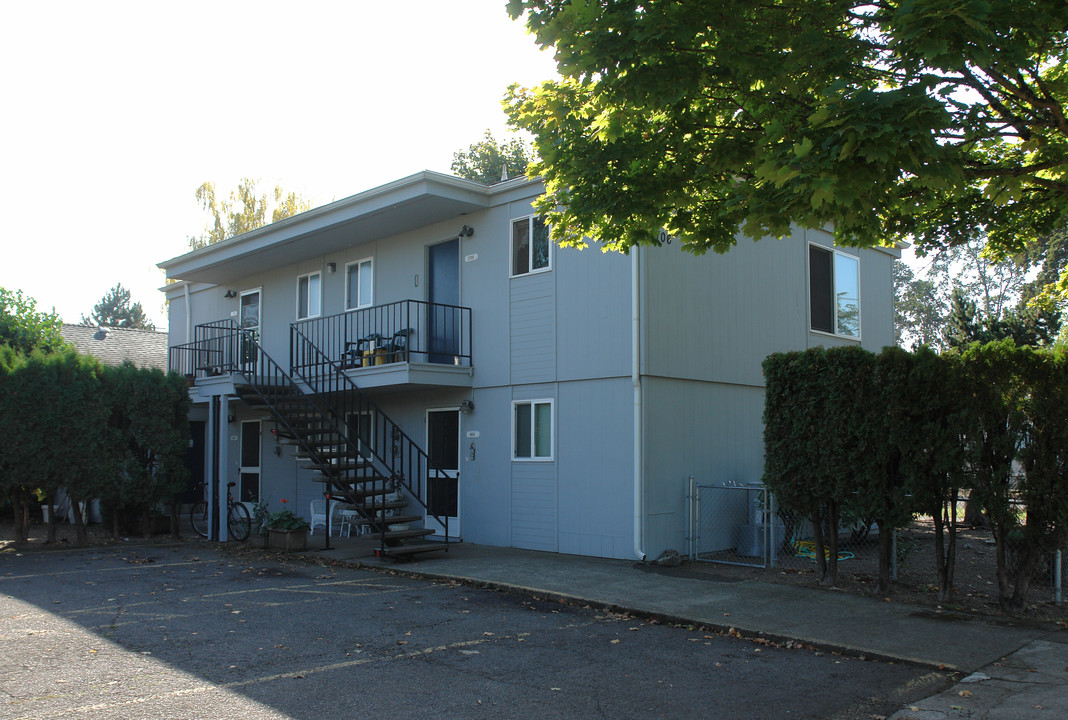 1706-1708 4th St NE in Salem, OR - Building Photo