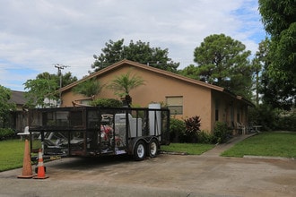 4447 47th Ave S in Lake Worth, FL - Building Photo - Building Photo