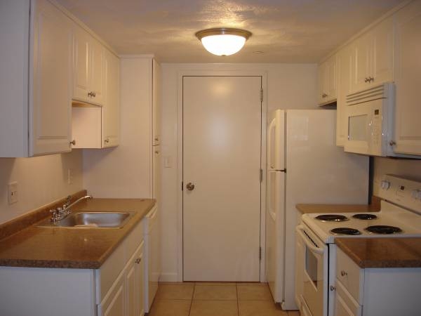 325 Beacon St, Unit 3