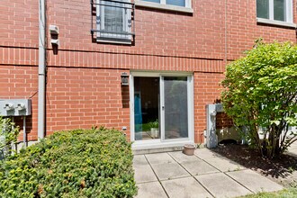 1827 W Oakdale Ave, Unit D in Chicago, IL - Building Photo - Building Photo