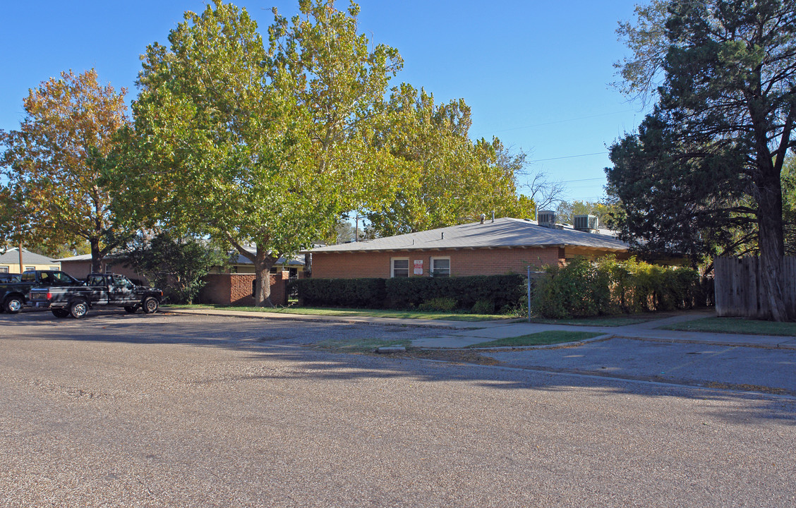 The Courtyard Apartments in Lubbock, TX - Building Photo