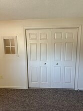 131 English Village Rd, Unit 202 in Manchester, NH - Building Photo - Building Photo