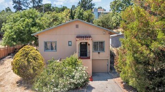 683 Appian Way in El Sobrante, CA - Building Photo