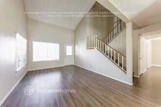 3833 W Camino Del Rio, Unit Garage 13 in Glendale, AZ - Foto de edificio - Building Photo