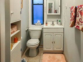 3521 N Wilton Ave, Unit 2F in Chicago, IL - Building Photo - Building Photo