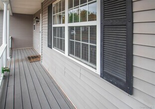 22 Sycamore Way in Poughkeepsie, NY - Building Photo - Building Photo