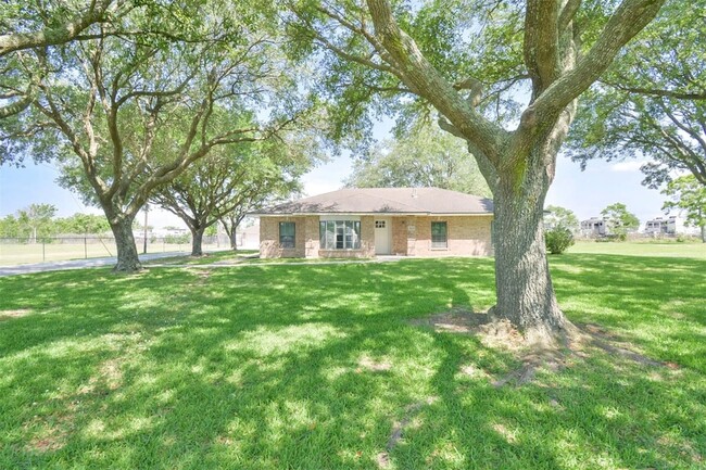 5823 S Farm-to-Market 565 Rd, Unit 6060 in Baytown, TX - Building Photo - Building Photo